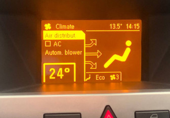 Подержанный автомобиль Opel Zafira Compactvan 2012 года (20 фото)