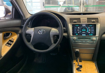Подержанный автомобиль Toyota Camry Sedan 2006 года (8 фото)