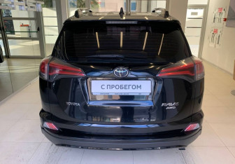 Подержанный автомобиль Toyota RAV4 2019 года (5 фото)