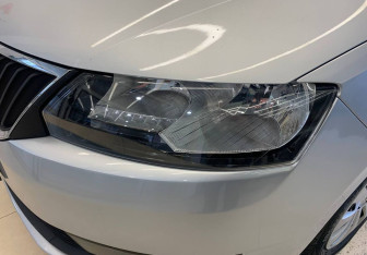 Подержанный автомобиль Skoda Rapid Liftback 2017 года (15 фото)