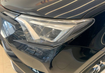 Подержанный автомобиль Toyota RAV4 2019 года (14 фото)