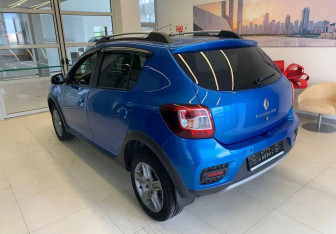 Подержанный автомобиль Renault Sandero 2021 года (6 фото)