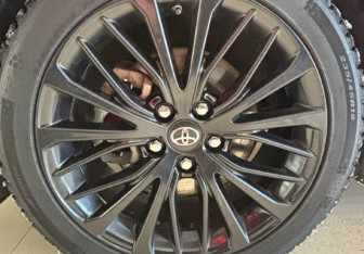 Подержанный автомобиль Toyota Camry Sedan 2019 года (15 фото)