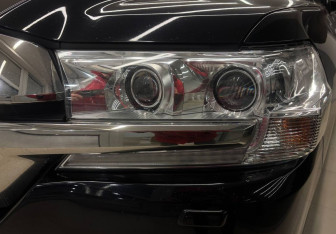 Подержанный автомобиль Toyota Land Cruiser Suv 2015 года (14 фото)