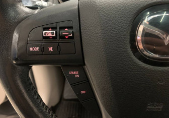 Подержанный автомобиль Mazda CX-7 2010 года (19 фото)