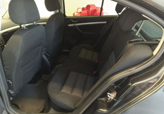 Подержанный автомобиль Skoda Octavia Liftback 2006 года (9 фото)