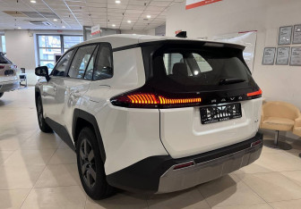 Новый Toyota RAV4 2025 (5 фото)