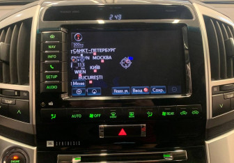 Подержанный автомобиль Toyota Land Cruiser Suv 2014 года (21 фото)