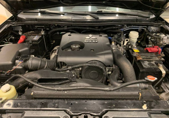 Подержанный автомобиль Mitsubishi Pajero Sport 2013 года (7 фото)