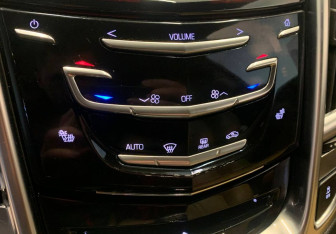 Подержанный автомобиль Cadillac SRX 2014 года (20 фото)