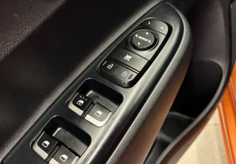 Подержанный автомобиль Kia Rio Sedan 2017 года (20 фото)