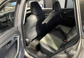 Новый Toyota RAV4 2025 (9 фото)