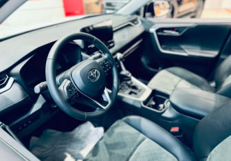 Новый Toyota RAV4 2025 (6 фото)