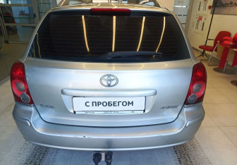 Подержанный автомобиль Toyota Avensis Wagon 2006 года (4 фото)