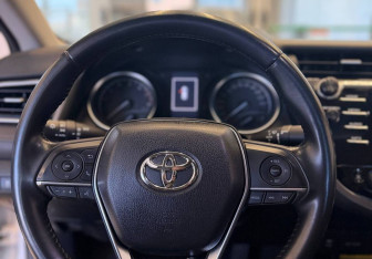 Подержанный автомобиль Toyota Camry Sedan 2020 года (8 фото)