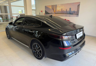 Подержанный автомобиль Kia Optima Sedan 2019 года (6 фото)