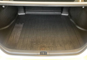 Подержанный автомобиль Toyota Camry Sedan 2022 года (8 фото)