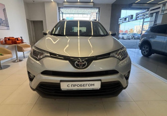 Подержанный автомобиль Toyota RAV4 2015 года (2 фото)