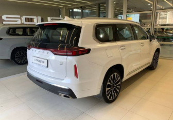 Подержанный автомобиль Exeed VX 2022 года (4 фото)