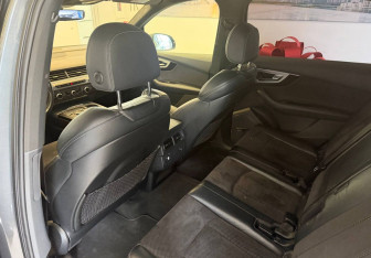 Подержанный автомобиль Audi Q7 2016 года (11 фото)