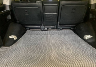 Подержанный автомобиль Toyota Land Cruiser Suv 2014 года (8 фото)