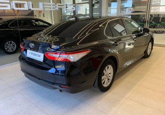 Подержанный автомобиль Toyota Camry Sedan 2021 года (4 фото)