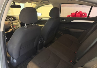 Подержанный автомобиль Citroen C4 Sedan 2014 года (10 фото)
