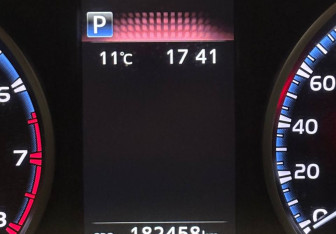 Подержанный автомобиль Toyota RAV4 2019 года (11 фото)