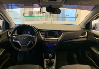 Подержанный автомобиль Hyundai Solaris Sedan 2017 года (9 фото)