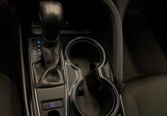 Подержанный автомобиль Toyota Camry Sedan 2020 года (20 фото)