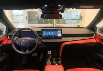 Подержанный автомобиль Toyota Camry Sedan 2024 года (11 фото)