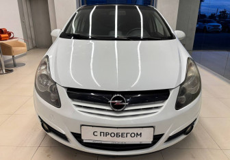 Подержанный автомобиль Opel Corsa 2010 года (2 фото)