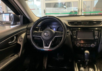 Подержанный автомобиль Nissan X-Trail 2019 года (8 фото)