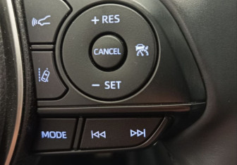 Подержанный автомобиль Toyota RAV4 2023 года (22 фото)