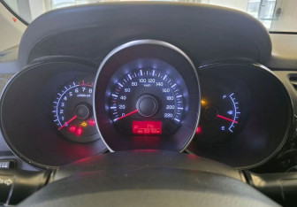 Подержанный автомобиль Kia Rio Sedan 2013 года (10 фото)