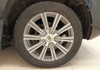 Подержанный автомобиль Toyota Land Cruiser Suv 2012 года (15 фото)