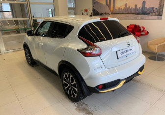 Подержанный автомобиль Nissan Juke 2017 года (6 фото)