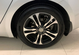 Подержанный автомобиль Kia Ceed Wagon 2018 года (14 фото)