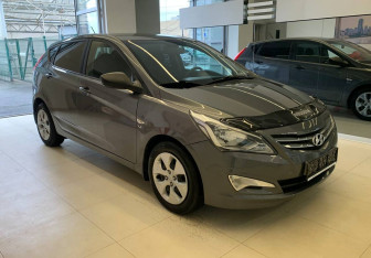 Подержанный автомобиль Hyundai Solaris Hatchback 2015 года (3 фото)