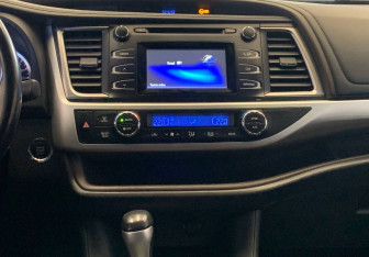 Подержанный автомобиль Toyota Highlander 2014 года (12 фото)