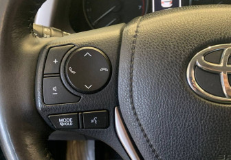 Подержанный автомобиль Toyota RAV4 2019 года (18 фото)