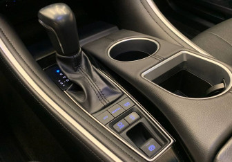 Подержанный автомобиль Toyota Avalon 2022 года (26 фото)