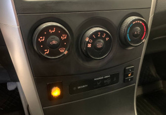 Подержанный автомобиль Toyota Corolla Sedan 2013 года (18 фото)