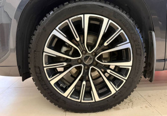 Подержанный автомобиль Exeed VX 2022 года (15 фото)