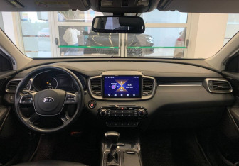 Подержанный автомобиль Kia Sorento 2019 года (11 фото)