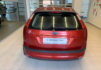 Подержанный автомобиль Ford Focus Hatchback 2007 года (5 фото)