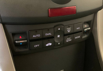 Подержанный автомобиль Honda Accord Sedan 2008 года (17 фото)