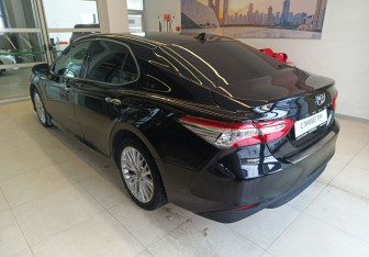 Подержанный автомобиль Toyota Camry Sedan 2019 года (6 фото)
