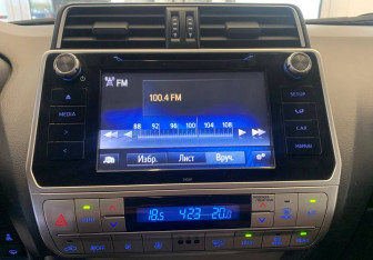 Подержанный автомобиль Toyota Land Cruiser Prado 2018 года (19 фото)