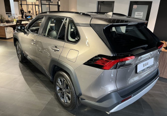 Новый Toyota RAV4 2025 (6 фото)